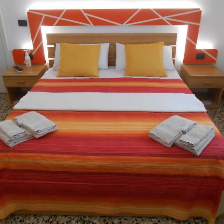 Le Rose Malpensa Bed & Breakfast Busto Arsizio Exterior foto
