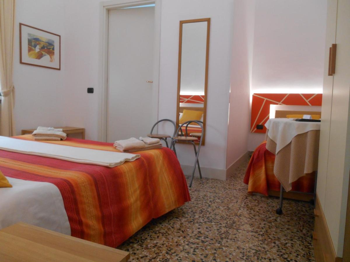 Le Rose Malpensa Bed & Breakfast Busto Arsizio Exterior foto
