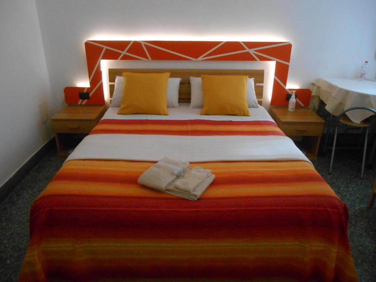 Le Rose Malpensa Bed & Breakfast Busto Arsizio Exterior foto