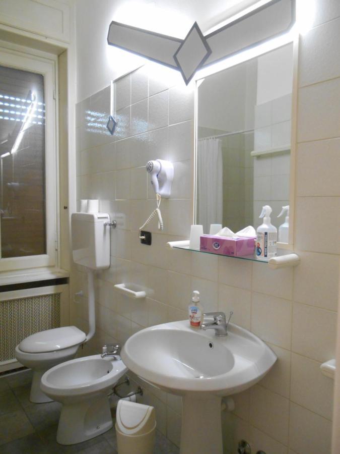 Le Rose Malpensa Bed & Breakfast Busto Arsizio Exterior foto