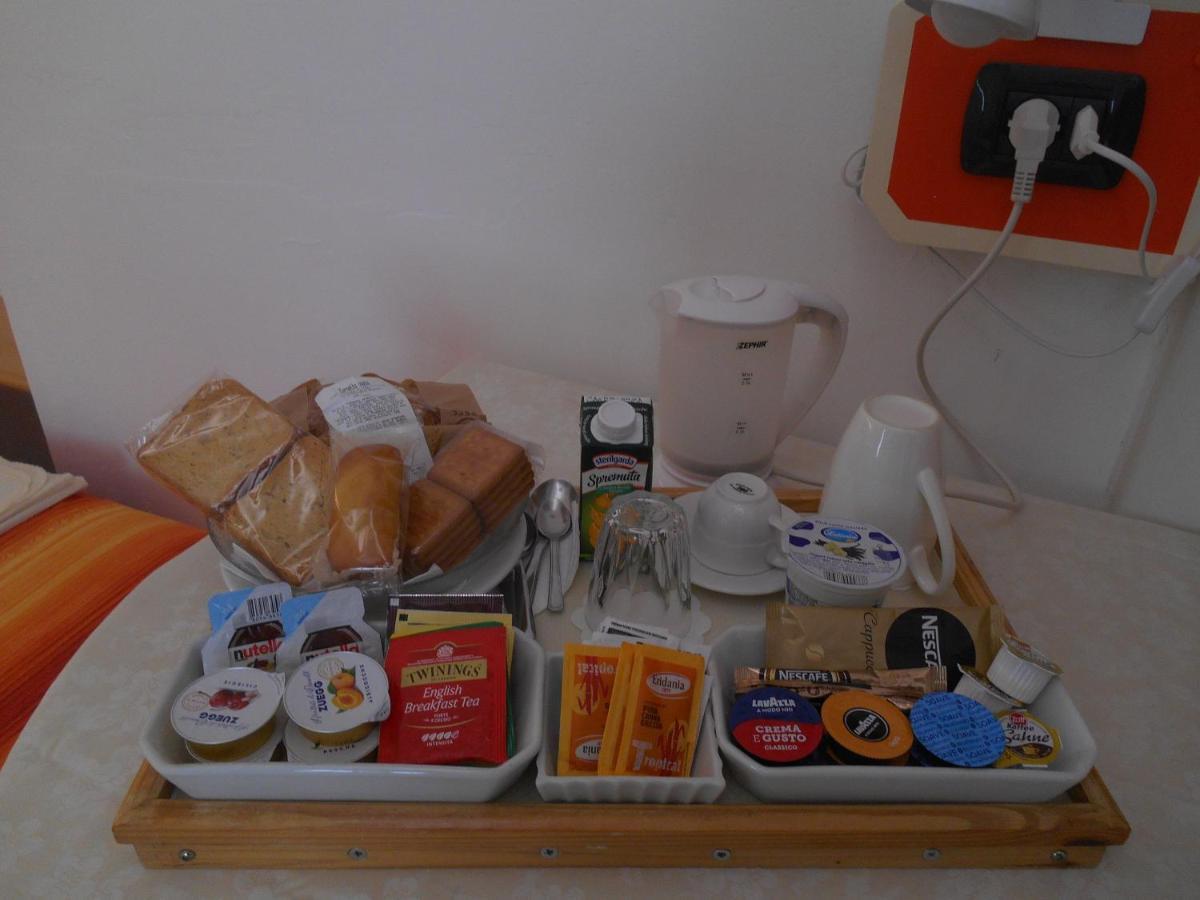 Le Rose Malpensa Bed & Breakfast Busto Arsizio Exterior foto