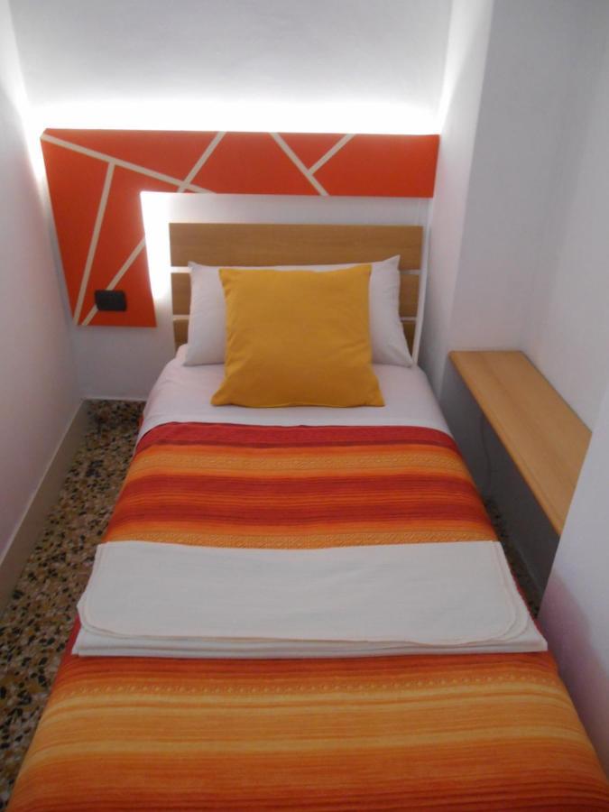 Le Rose Malpensa Bed & Breakfast Busto Arsizio Exterior foto