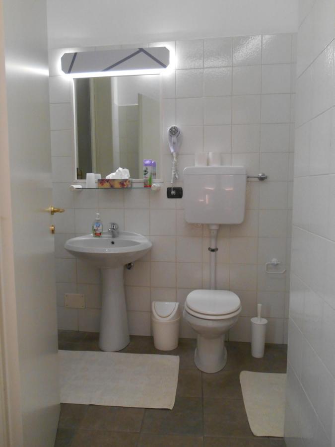Le Rose Malpensa Bed & Breakfast Busto Arsizio Exterior foto