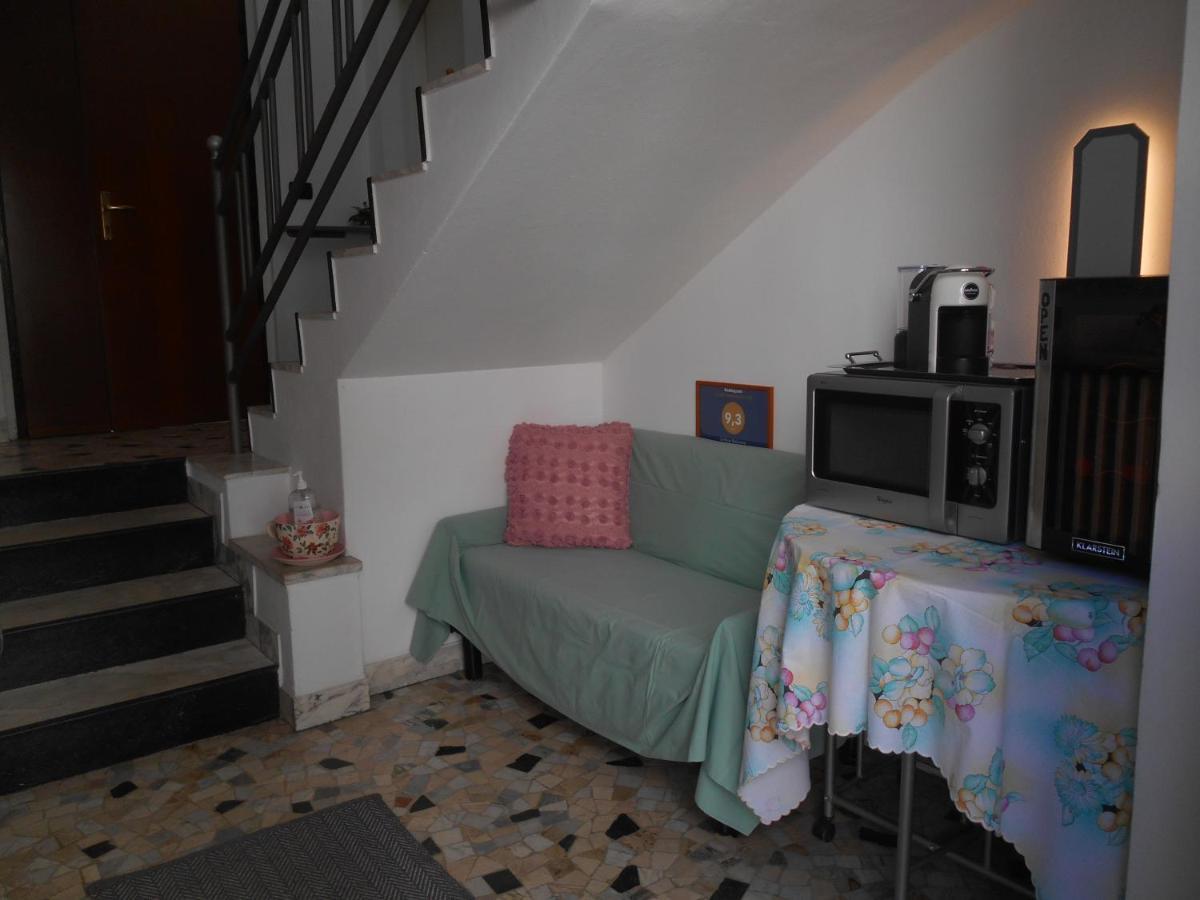 Le Rose Malpensa Bed & Breakfast Busto Arsizio Exterior foto
